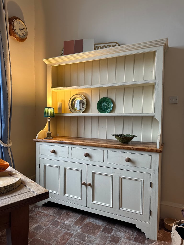 image for Custom-Made Kitchen Dresser