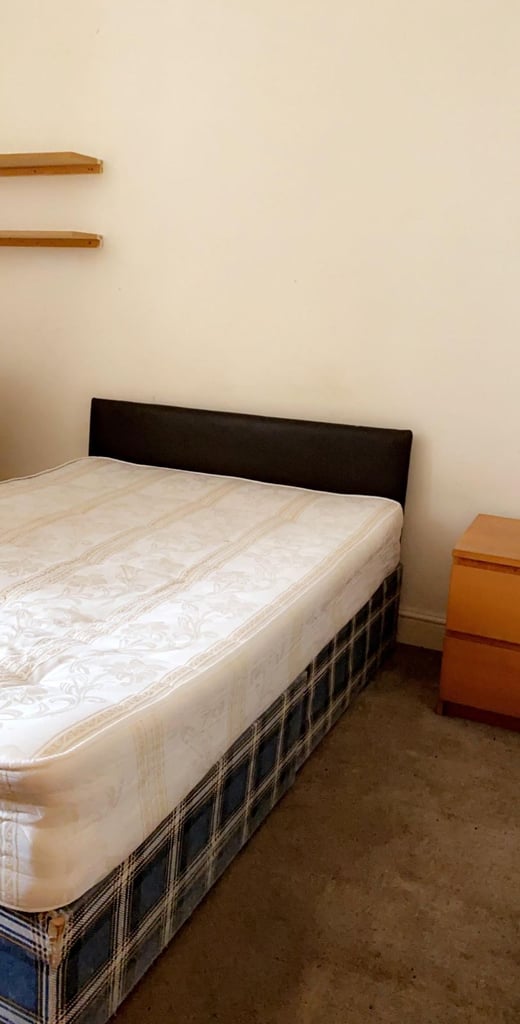 FOUR (4) BEDROOM FLAT IN WALTHAMSTOW, E17 3LL FOR JUST £1835pcm ! {AVAILABLE NOW}