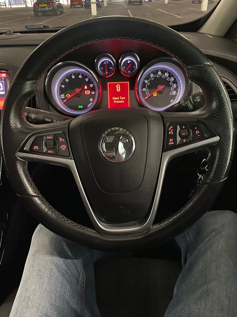 Vauxhall astra GTC, Hatchback, 2016, Manual, 1364 (cc), 3 doors