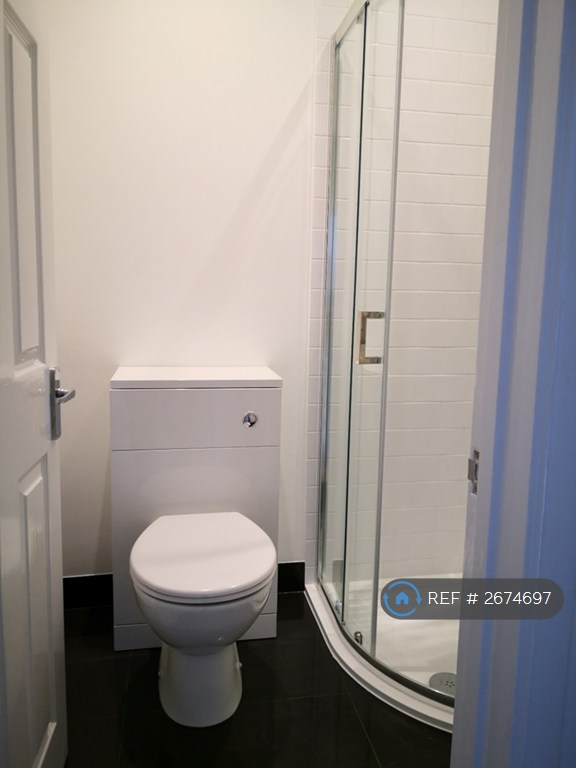 1 bedroom flat in York Road, Guildford, GU1 (1 bed) (#2674697)