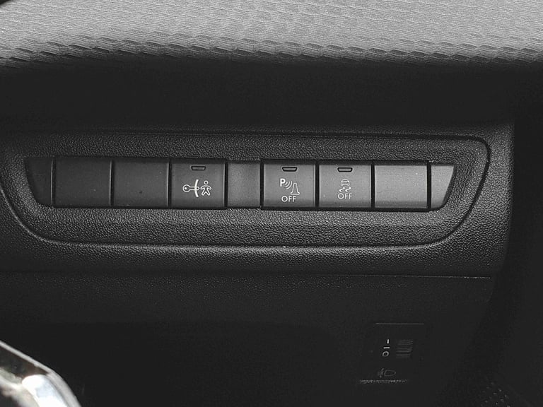 2015 Peugeot 2008 1.2 PureTech Allure 5dr Estate Petrol Manual