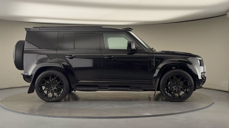 2025 Land Rover Defender 110 3.0 D250 MHEV X-Dynamic SE Hard Top SUV 5dr Diesel Auto 4WD MWB Euro...