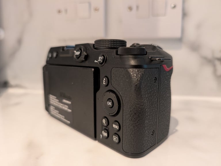 NIKON Z30 20.9MP MIRRORLESS DIGITAL CAMERA - Z 30 - EXCELLENT