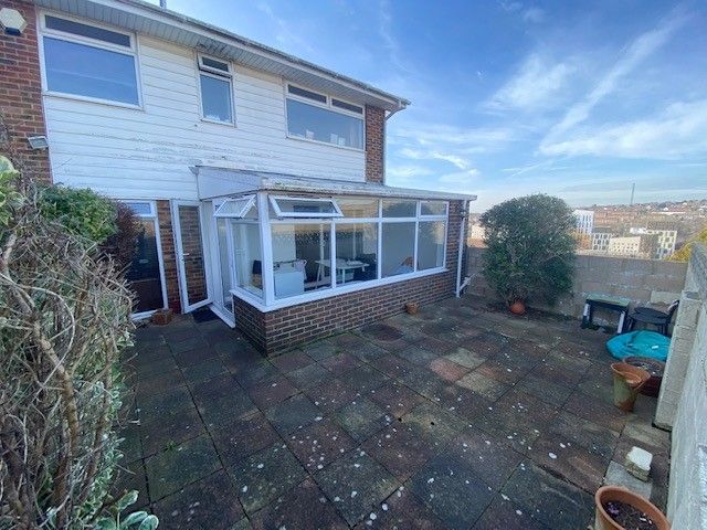 Stunning 5 Bedroom Property Available
