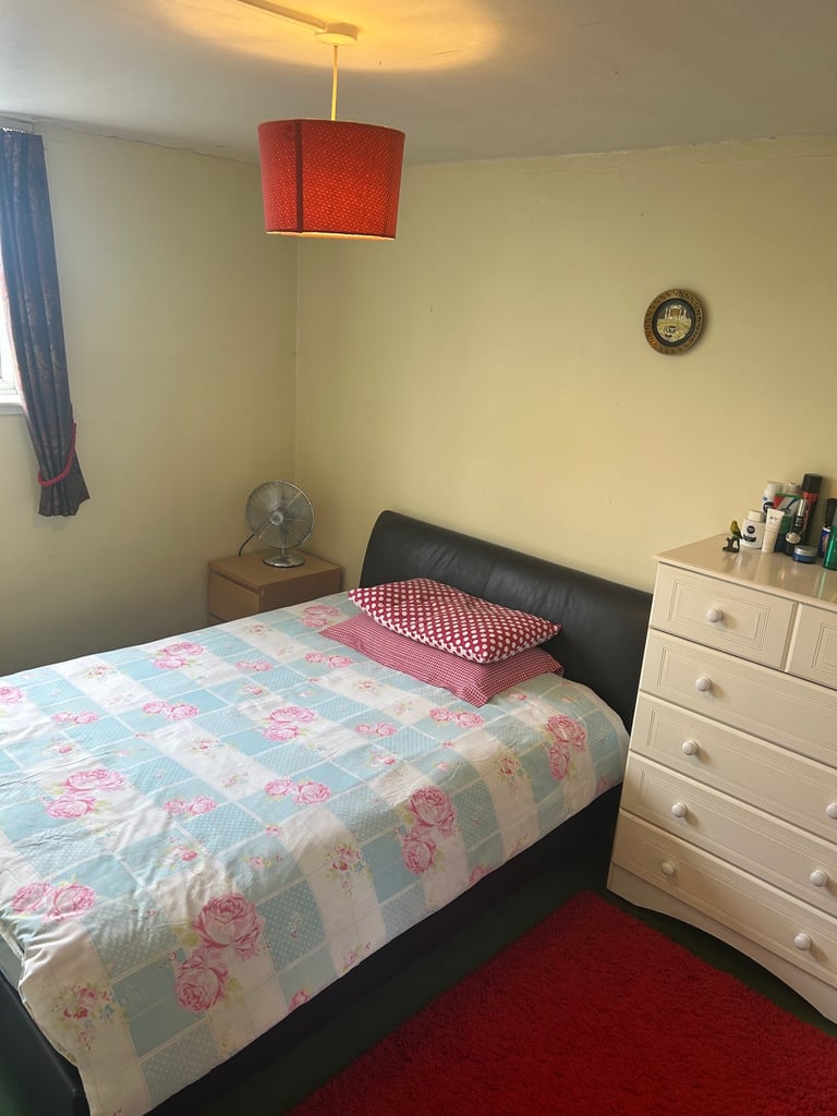 Large, Clean and Spacious Single Room In Prime Location