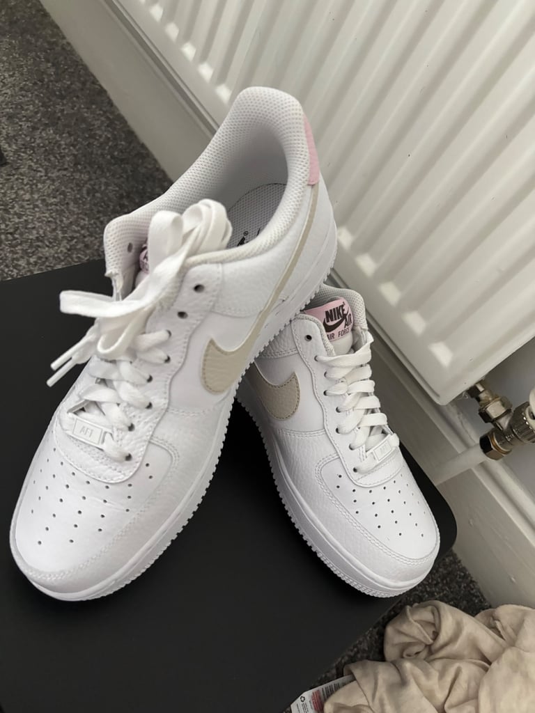 Nike Air Force 1 – Size 40.5 (UK 7) – new