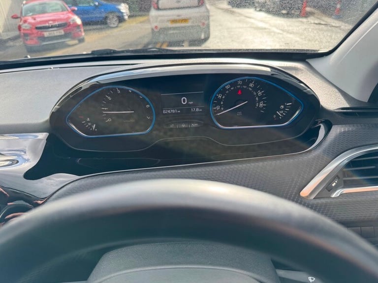 Peugeot 2008 1.2 PureTech Allure SUV 5dr Petrol Manual Euro 6 (82 ps)