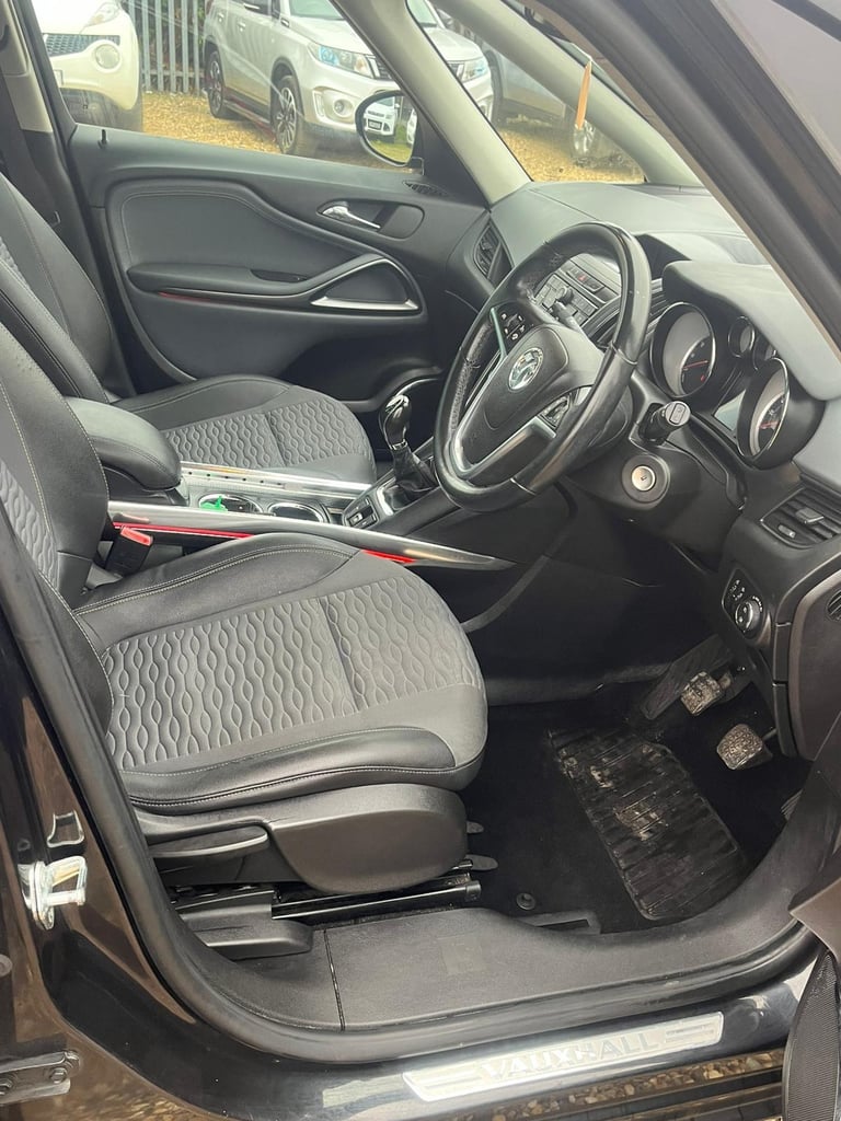 2013 Vauxhall Zafira Tourer 1.4T 16V SE Euro 5 5dr MPV Petrol Manual