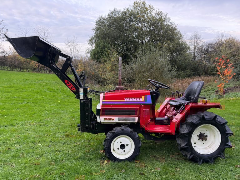 YANMAR F13D 4WD TRACTOR WITH FRONT LOADER/ BUCKET ** WATCH VIDEO *** 13HP 
