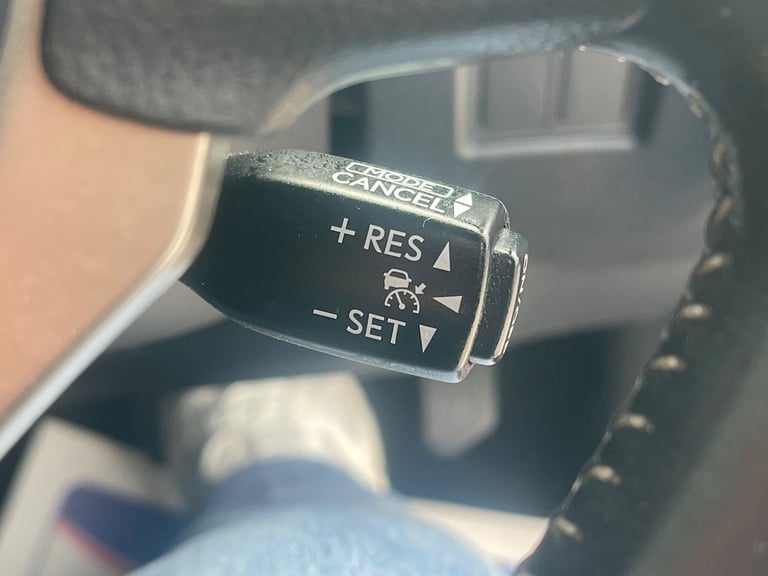 2017 Lexus NX 2.5 300h Premier SUV 5dr Petrol Hybrid E-CVT 4WD Euro 6 (s/s)