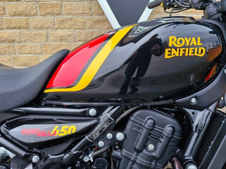 2024 Royal Enfield Guerilla 450 - Low mileage Premium colour Heated grips