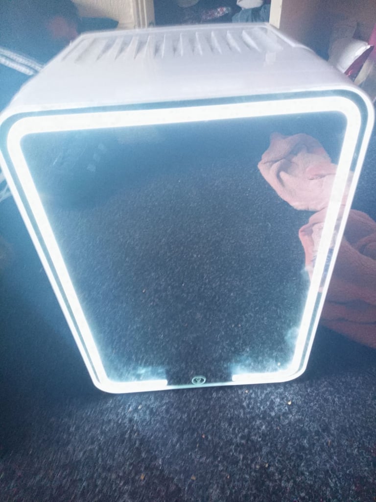 image for Mini Fridge 