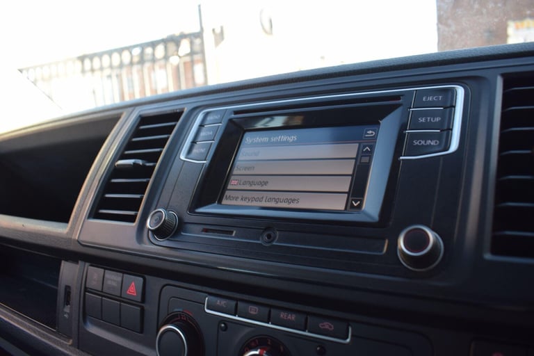 2019 Volkswagen Transporter Shuttle 2.0 TDI BlueMotion Tech S FWD SWB Euro 6 (s/s) 5dr MPV Diesel...