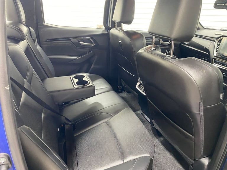  Isuzu D-max 1.9 V-Cross Double Cab 4x4 Auto Diesel