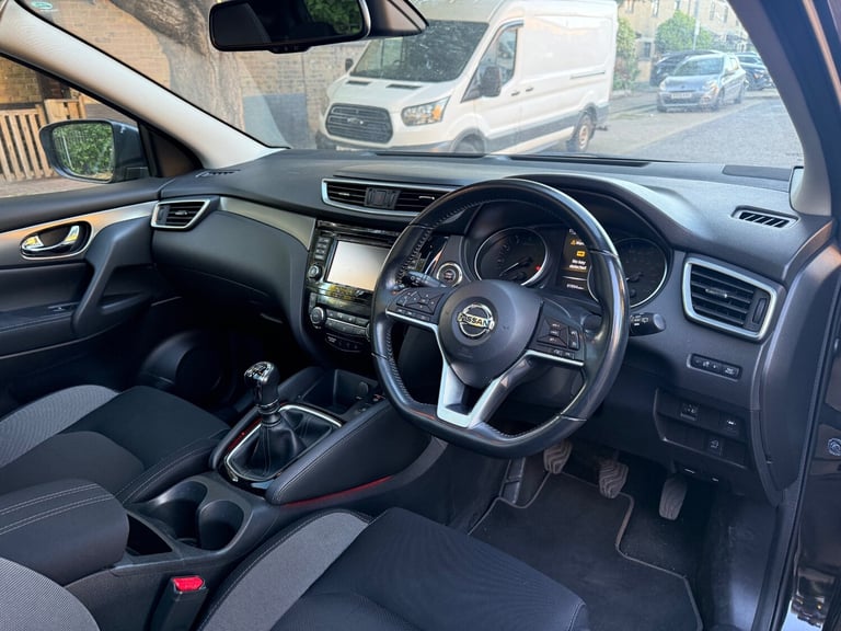 2017 Nissan Qashqai 1.2 DiG-T N-Connecta 5dr HATCHBACK Petrol Manual