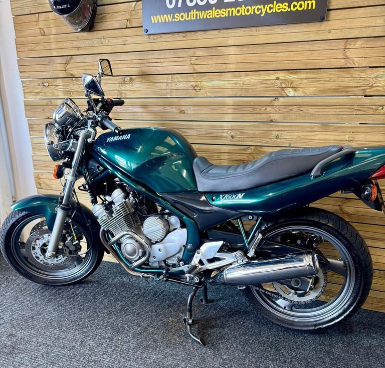 Yamaha XJ600 (naked Diversion) / Y Reg 2001 / ONLY 5449 MILES!