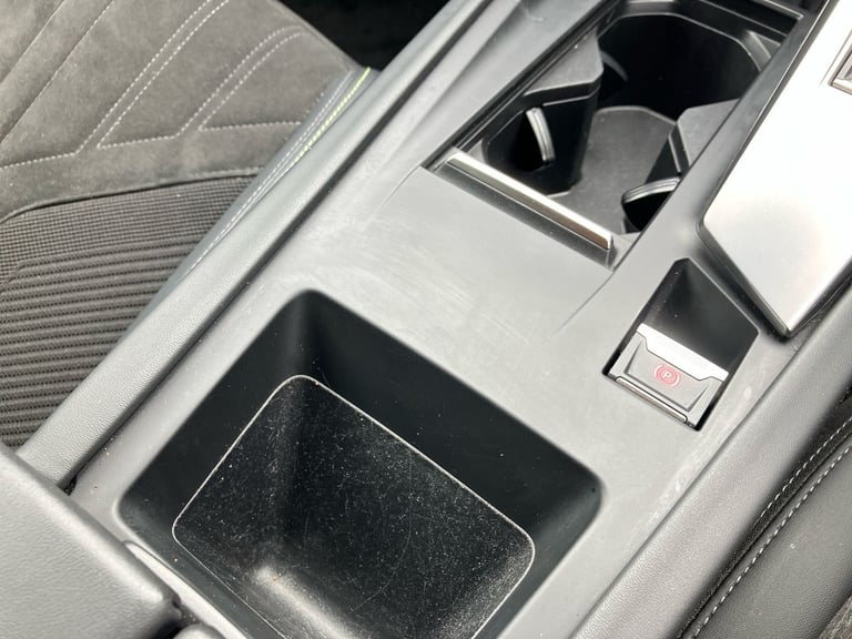 2024 Peugeot 308 115kW GT 54kWh 5dr Auto Hatchback Electric Automatic