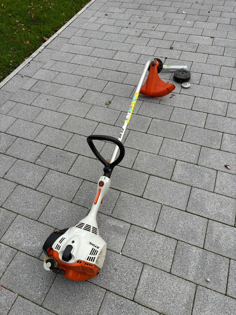 image for Stihl FS40 Petrol Strimmer with additional DuroCut head