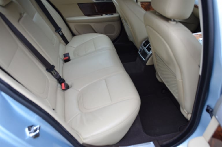 2012 Jaguar XF 2.2d Premium Luxury 4dr Auto SALOON DIESEL Automatic