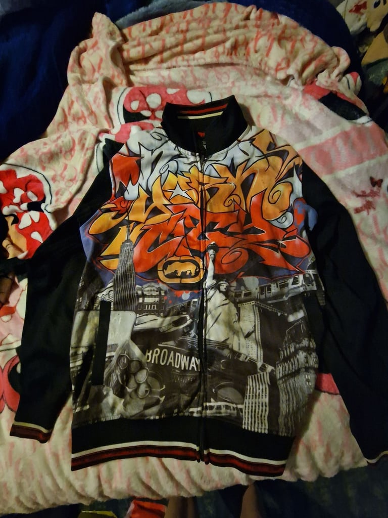 mens size  L ---The Graffiti Hoodie -- ecko unltd sports jacket