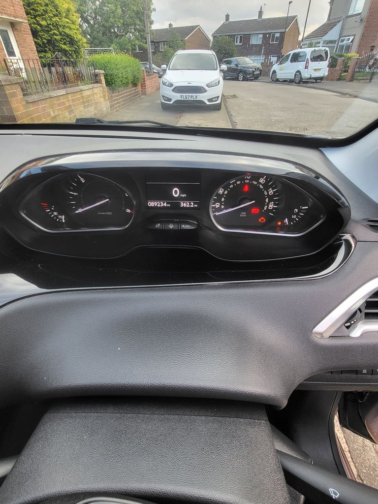 Peugeot, 208, Hatchback, 2013, Manual, 1560 (cc), 5 doors