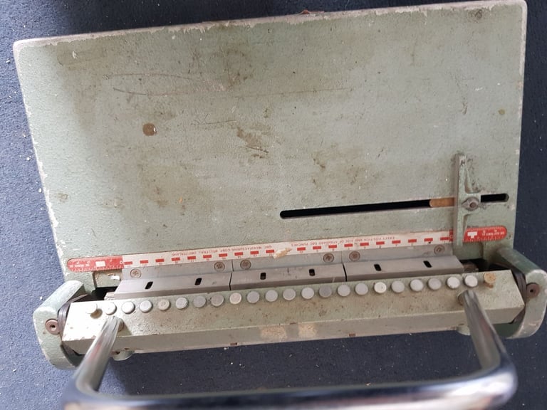 GBC comb binding machines