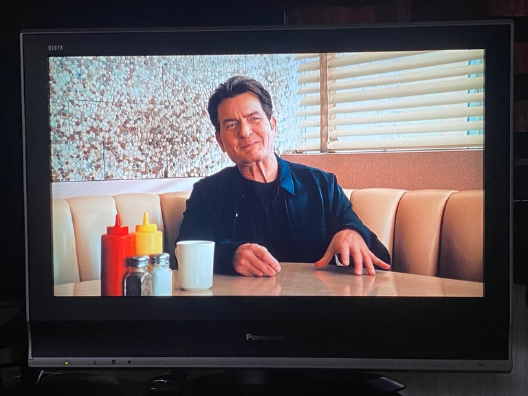 image for Panasonic TX-32LXD70 LCD TV