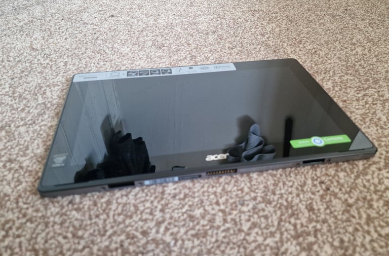 Acer Aspire switch 11v, HYBRID, 11.6in, 4GB Ram, 60gbSSD, intel core M, win10
