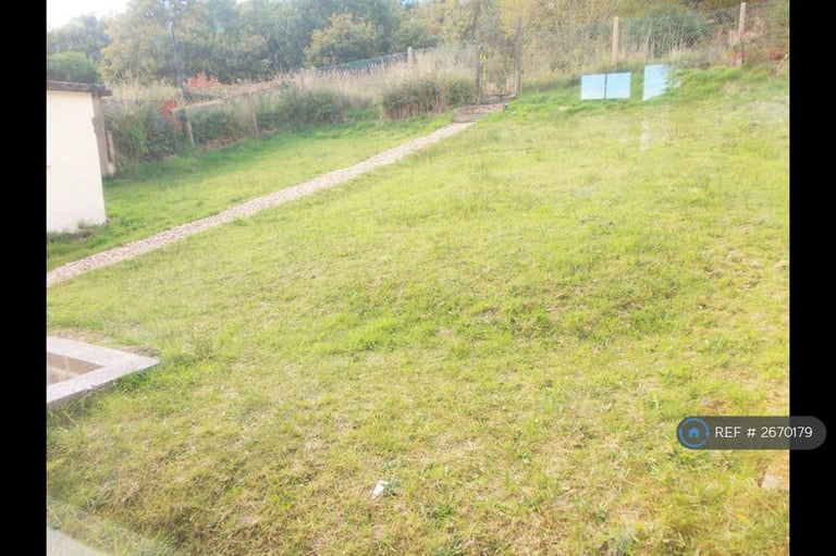 3 bedroom house in Blaenrhondda Road, Blaenrhondda, Treherbert, CF42 (3 bed) (#2670179)