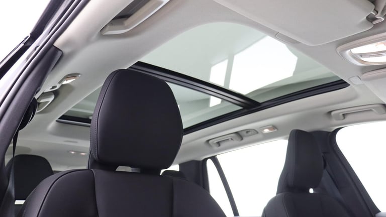 2025 Volvo XC90 B5 (P) AWD Plus Dark (Sunroof, Harman Kardon Sound, 360 Camera, BLIS) ESTATE Petr...