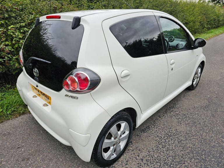 2014 Toyota AYGO 1.0 VVT-i Move with Style 5dr HATCHBACK Petrol Manual