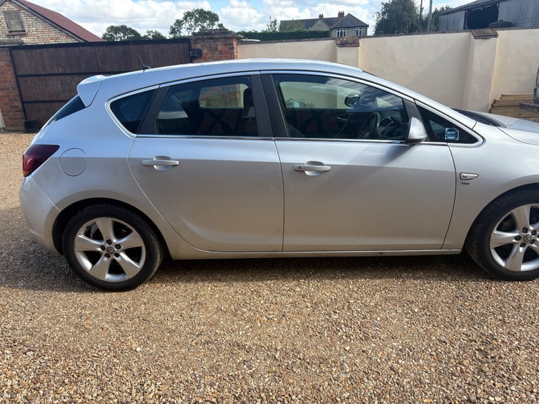 Vauxhall, ASTRA, Hatchback, 2010, Manual, 1598 (cc), 5 doors