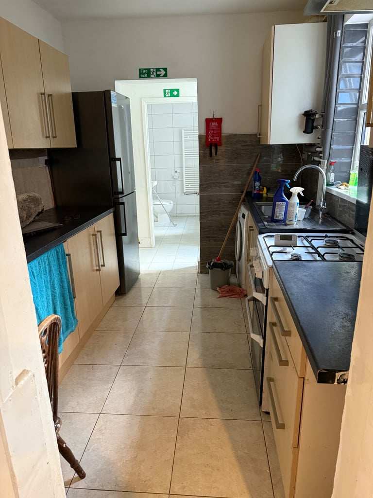 HMO Rooms to let available DSS and benefit tenants accepted. Room in shared house In Birmingham