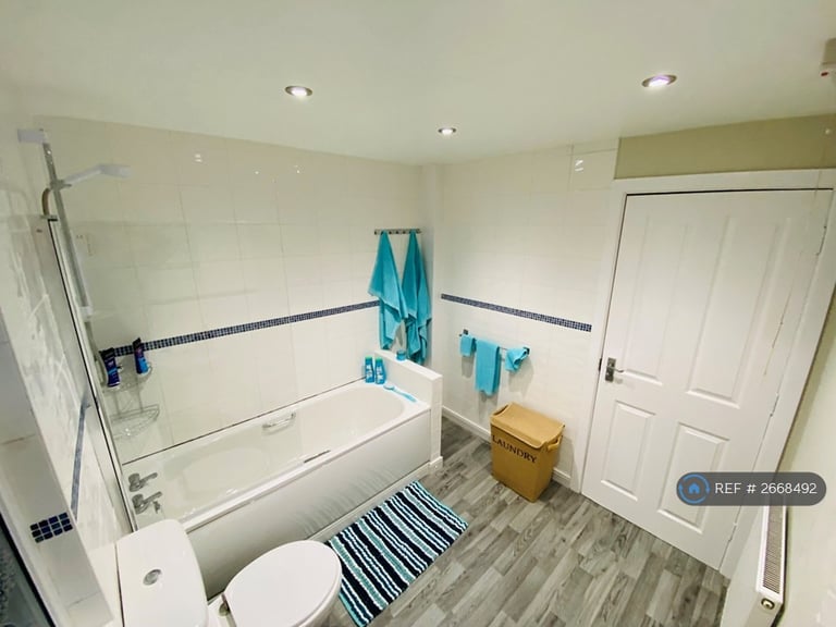 7 bedroom house in Grant Avenue, Liverpool, L15 (7 bed) (#2668492)