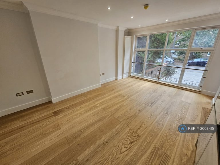 1 bedroom flat in Chatsworth Road, London, NW2 (1 bed) (#2668415)