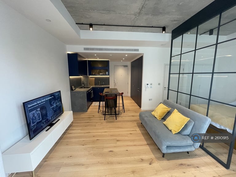 Studio flat in Goodluck Hope Walk, London, E14 (#2610915)