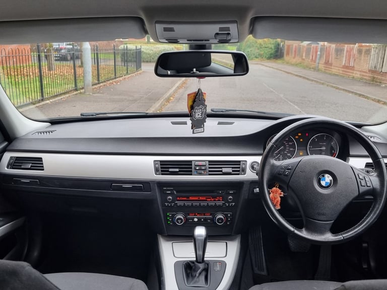BMW, 3 AUTOMATIC 2010, Semi-Auto, 1995 (cc), 4 doors