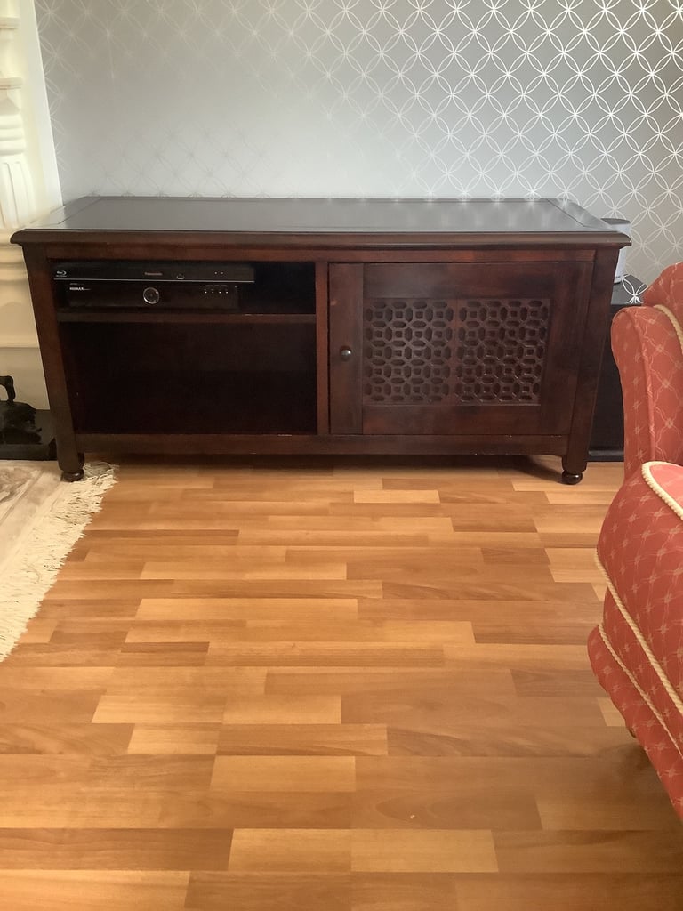 Barker and Stonehouse TV/HiFi Unit. Excellent Condition.