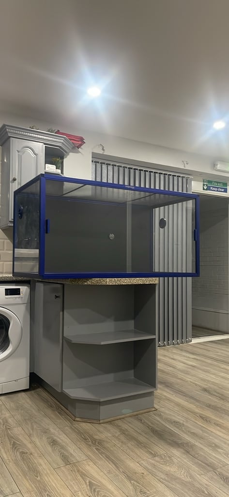 image for Enclosure For pet's vivarium 4x2  