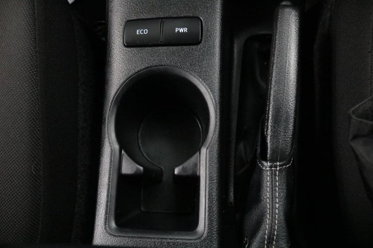 2022 Toyota Hilux 2.4 D-4D Active Pickup Double Cab 4WD 150 BHP Euro 6 ULEZ Free PICKUP Diesel Ma...