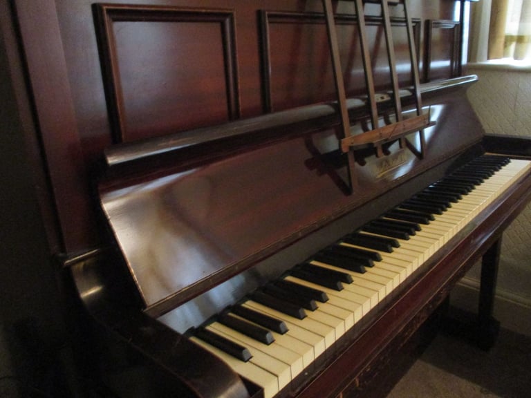 FREE RUSSELL & RUSSELL UPRIGHT PIANO 