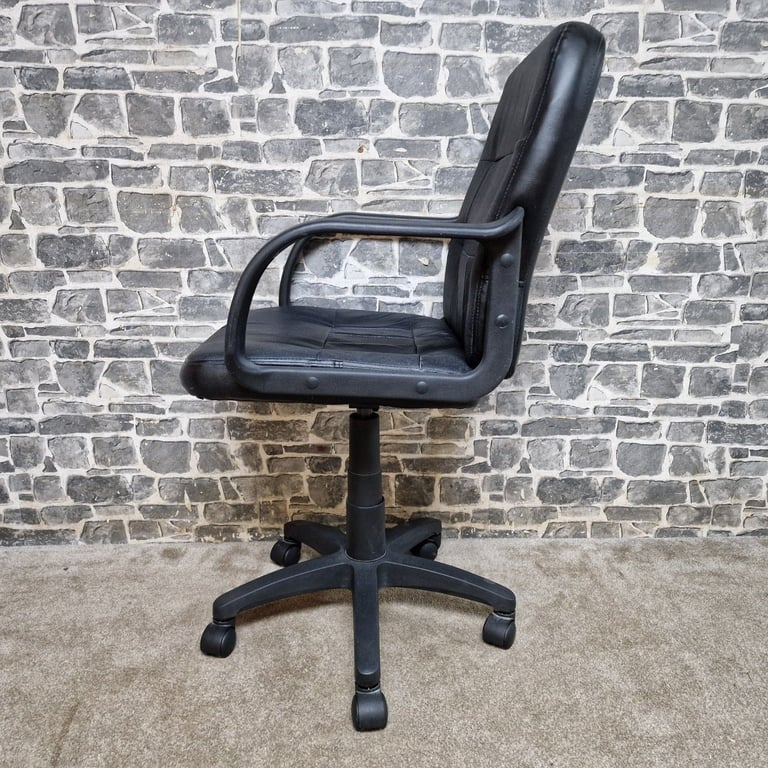 Black Swivel Office Chair