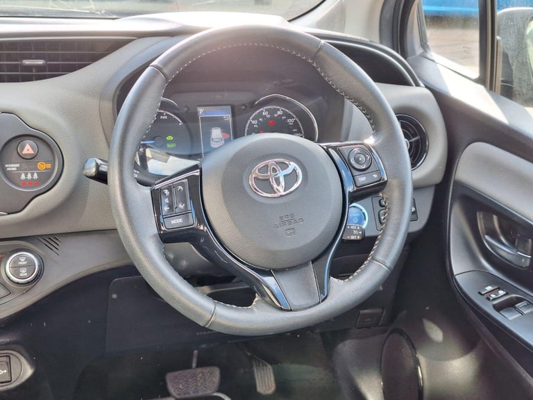 TOYOTA YARIS 1.5 VVT-h Icon Tech 2019