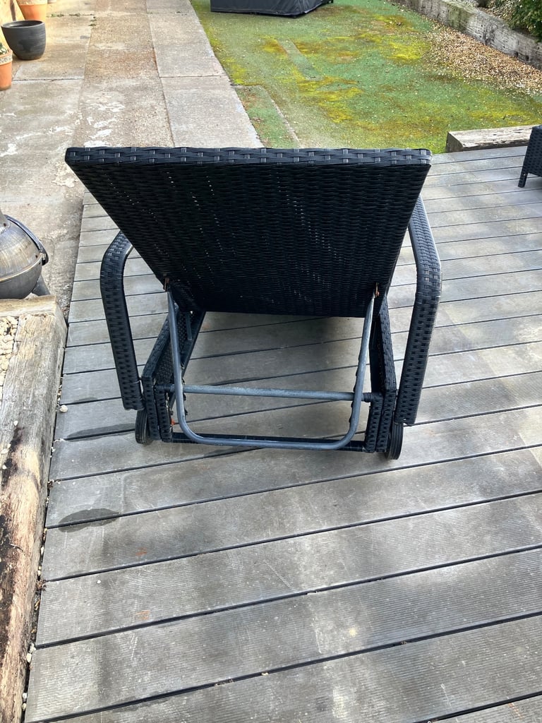 Wratten 2 x sun loungers, 4 chairs and glass top table including umbrella and stand 