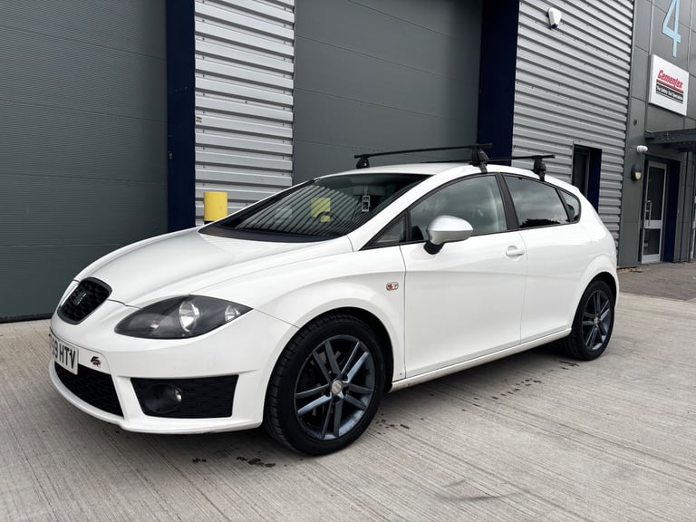 SEAT LEON 2.0 TDI FR 5 DOOR IN WHITE 2010 59 PLATE ONLY DONE 122K 