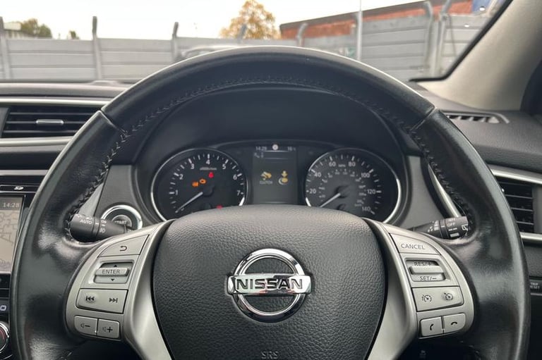2016 Nissan Qashqai 1.2 DiG-T Tekna [Non-Panoramic] 5dr HATCHBACK PETROL Manual