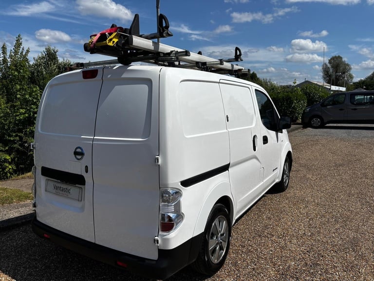 2021 NISSAN E-NV200 80KW TEKNA AUTO 40KWH SAT NAV ALLOYS AIR CON FULLY ELECTRIC