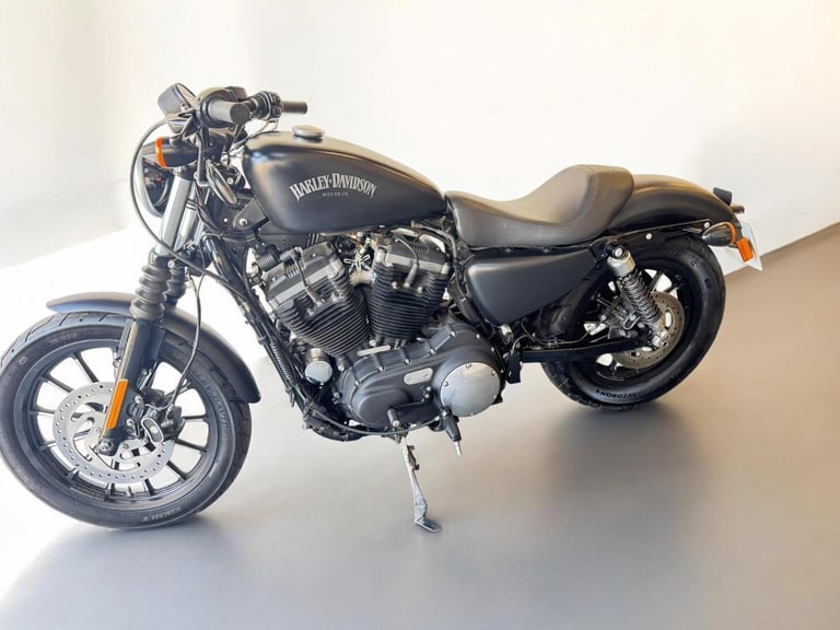 2015 Harley-Davidson Sportster 883 XL883N Iron 883