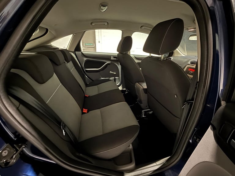 2011 Ford Focus 1.6 Zetec 5dr HATCHBACK Petrol Manual