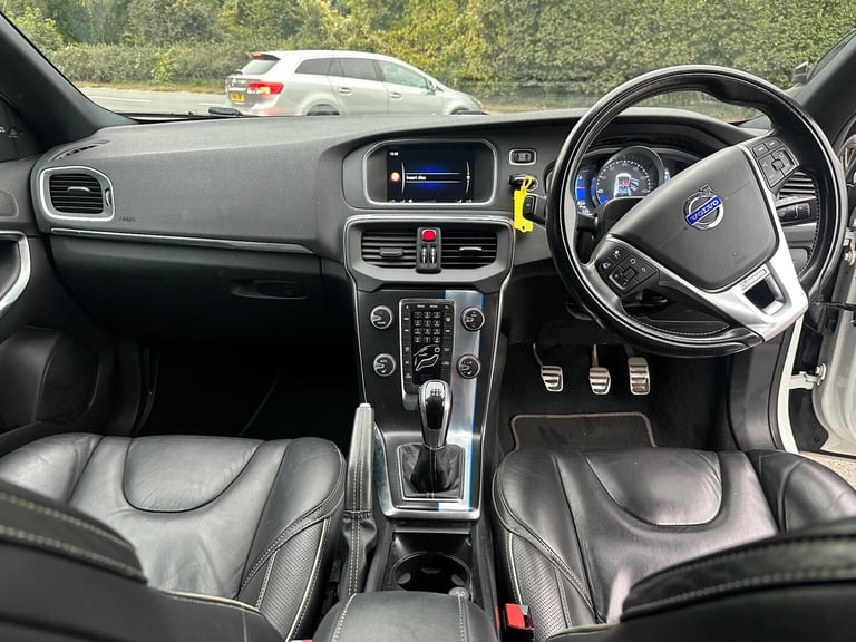 2016 Volvo V40 2.0 D2 R-Design Lux Nav Euro 6 (s/s) 5dr HATCHBACK Diesel Manual